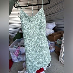 Green summer dress, comes with tie belt